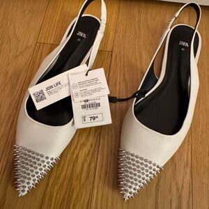 NWT Zara White Flats